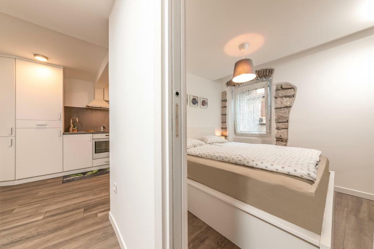 Mariva Downtown Apartment With Free Parking روفينج المظهر الخارجي الصورة
